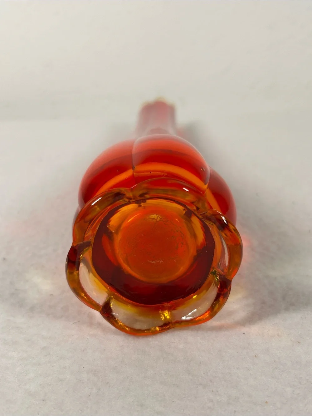 LE Smith Swung Vase Glass Stretch Red Amberina 12
